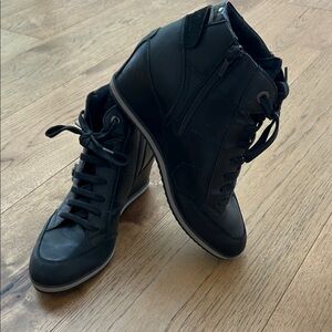 Black leather Geox wedge booties sz 40